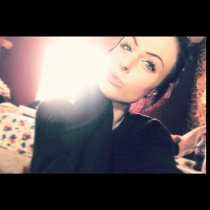 Meet your Posher, Courtney